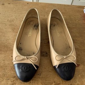Vintage Chanel classic ballet flats size 40.5